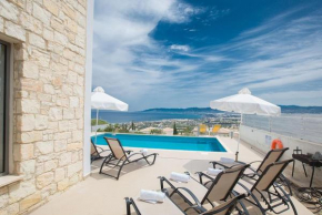 Villa Tavrou Dyo - Luxury 3 Bedroom Latchi Villa with Private Pool - Stunning Sea Views